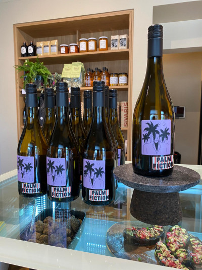 Mehrere Chardonnay Flaschen