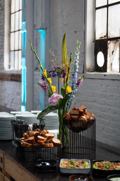 Buffet Catering und Blumendekoration im Westside in Frankfurt