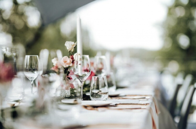 Tischdekoration für eine Hochzeit
